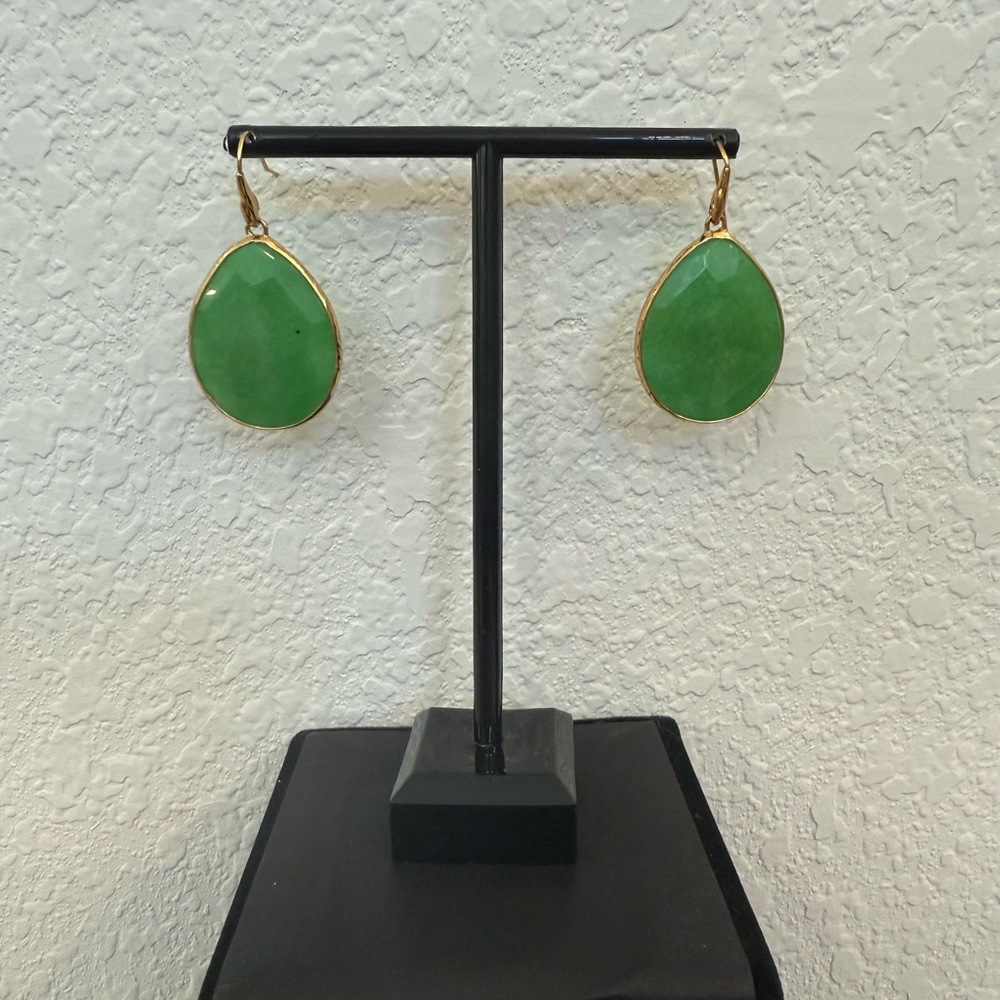 Elegant Green Teardrop Earrings